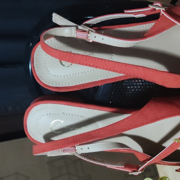 Shoes - Picture 3 of 7